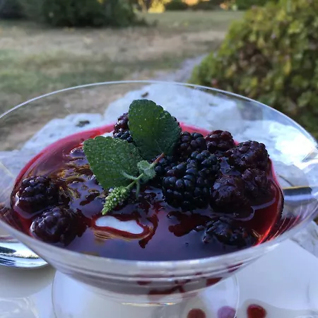 La Ferme Buissonniere Bed and breakfast