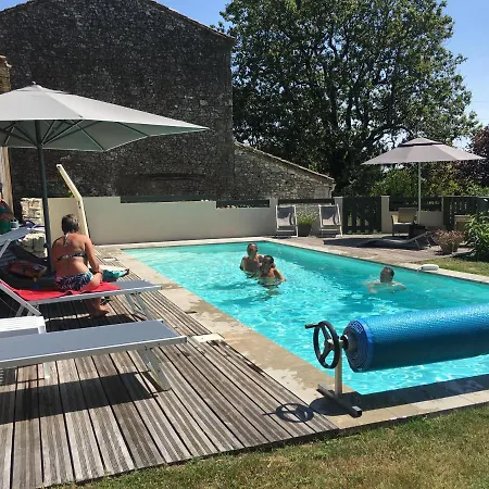 La Ferme Buissonniere 3*