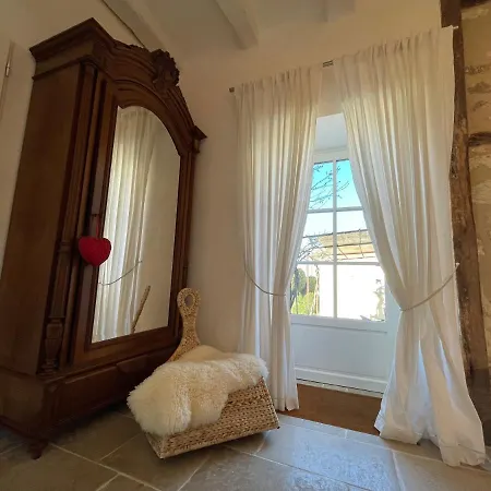 Bed & Breakfast La Ferme Buissonniere 4*