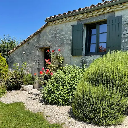 Bed & Breakfast La Ferme Buissonniere 4*